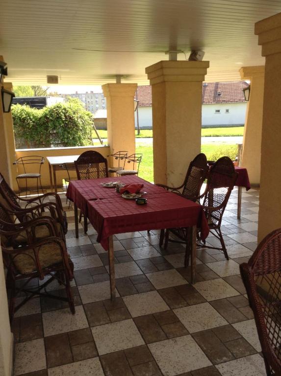 Fonix Fogado Hotel Lenti Buitenkant foto
